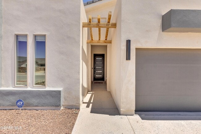 Building Photo - 7424 Rio Rimac Dr