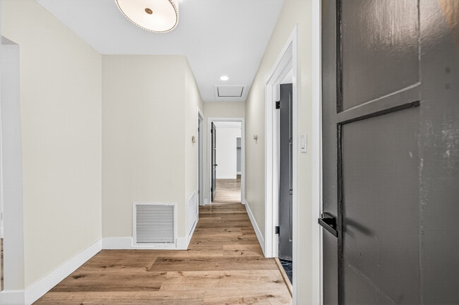 Building Photo - 1667 Valencia Ave