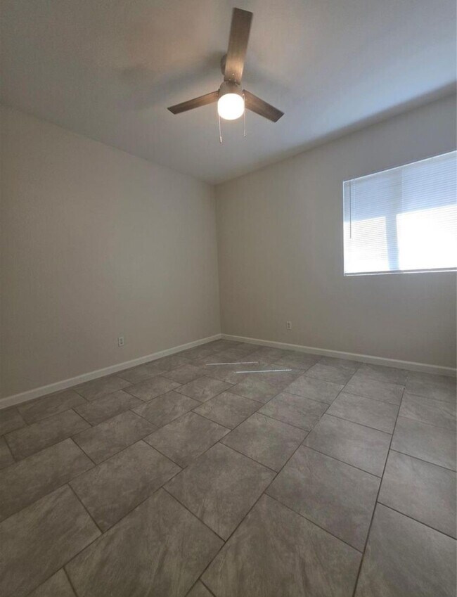 Building Photo - 1822 Emerson Ridge Dr