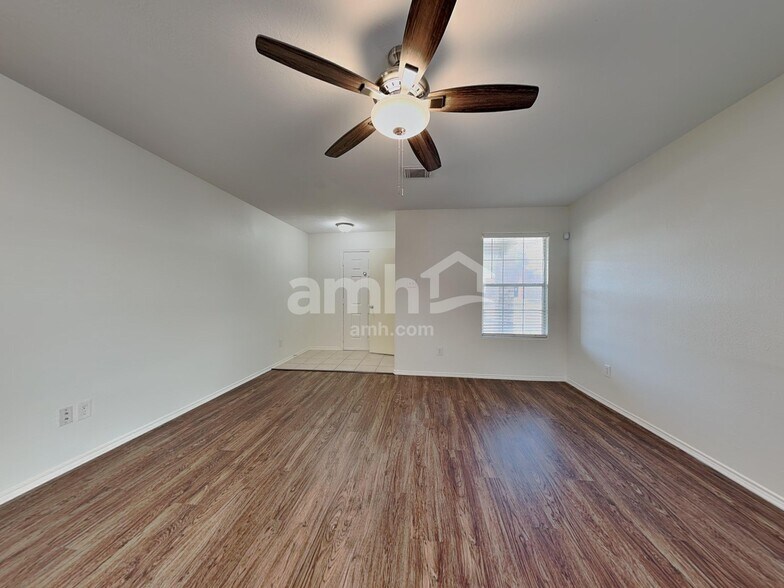 Building Photo - 6830 Shallow River Ct