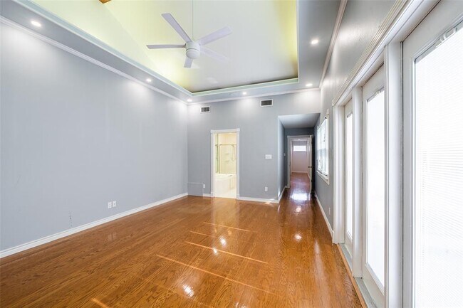 Building Photo - 12625 Memorial Dr