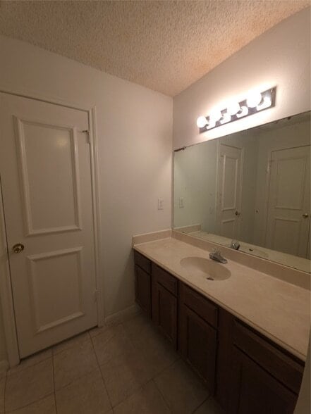 Building Photo - 7126 Deer Creek Ct