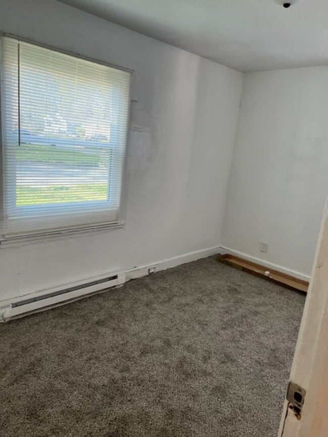 Building Photo - Cute 3 Br, 1 Bath home for rent