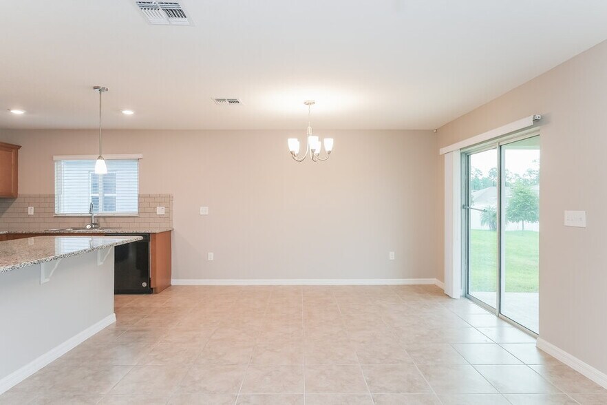 Building Photo - 7601 Muscovy Dr