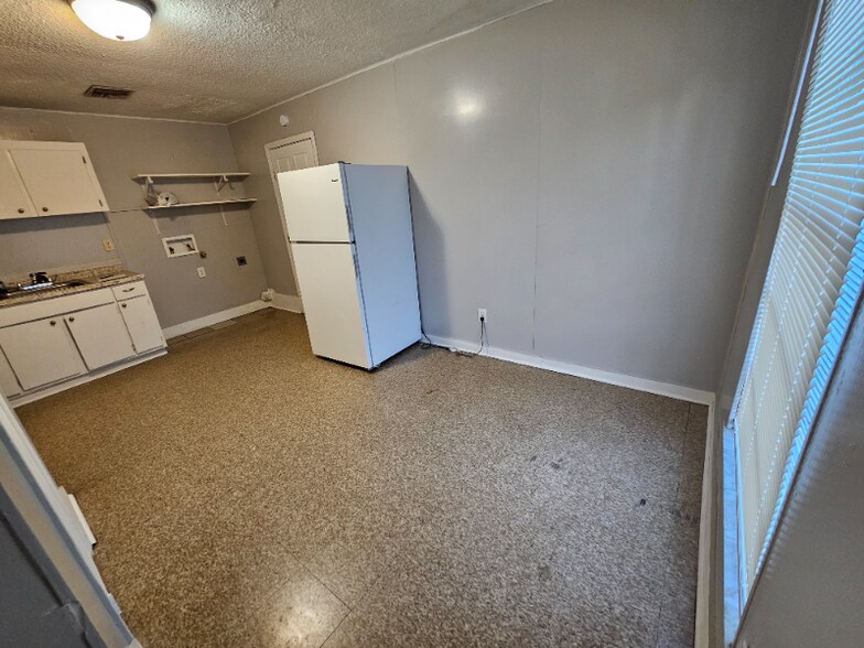 Building Photo - 506 Orchid Dr
