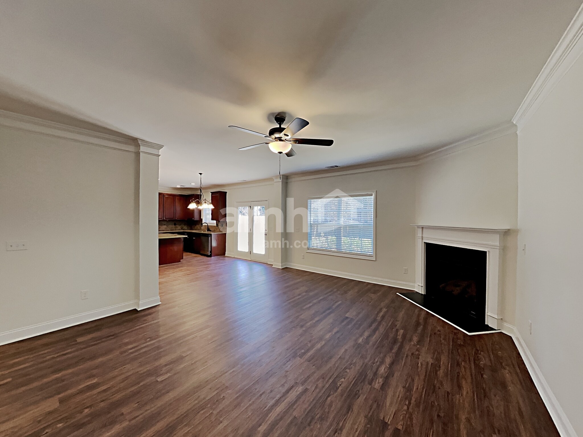 Building Photo - 446 Crestmont Ln