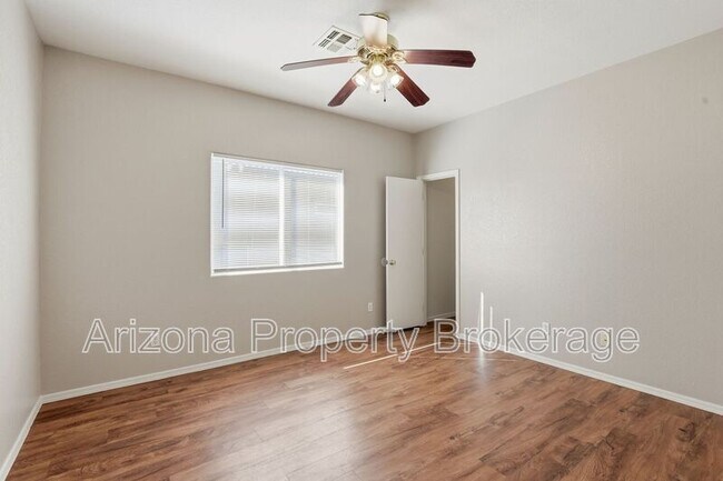Building Photo - 13285 W Gelding Cir