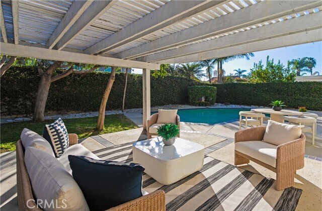 Building Photo - 9882 Kings Canyon Dr