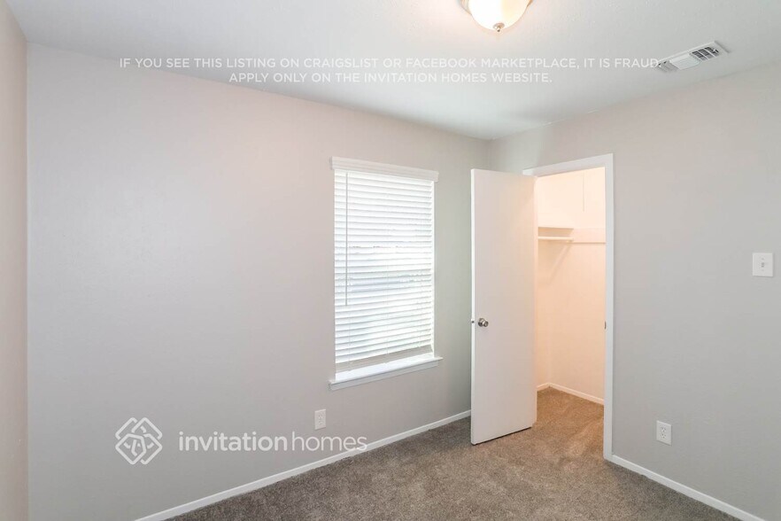 Building Photo - 807 Grassy Glen Dr