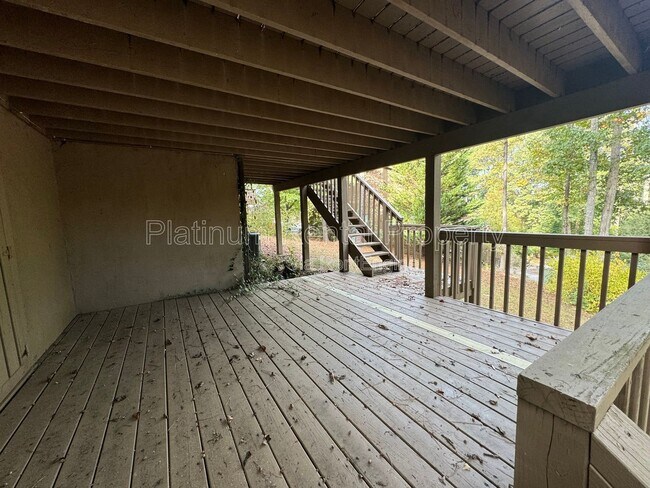 Building Photo - 1804 Pine Tree Dr