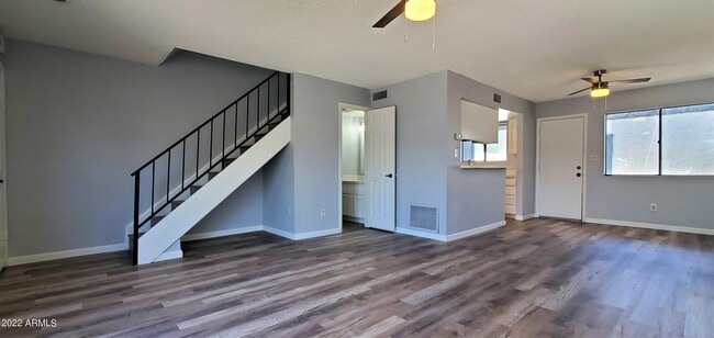Building Photo - 3411 N 12th Pl
