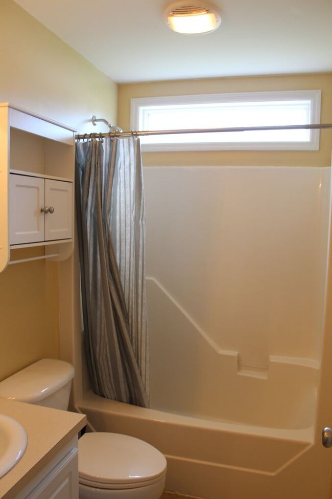 Building Photo - 212 Killdeer Dr