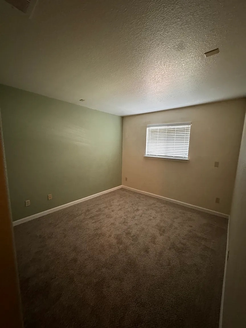 Building Photo - 5327 Hillsdale Blvd