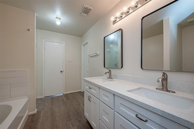 Building Photo - 20807 Baronsledge Ln