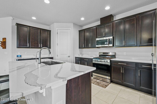 Building Photo - 8108 Dobre Wy