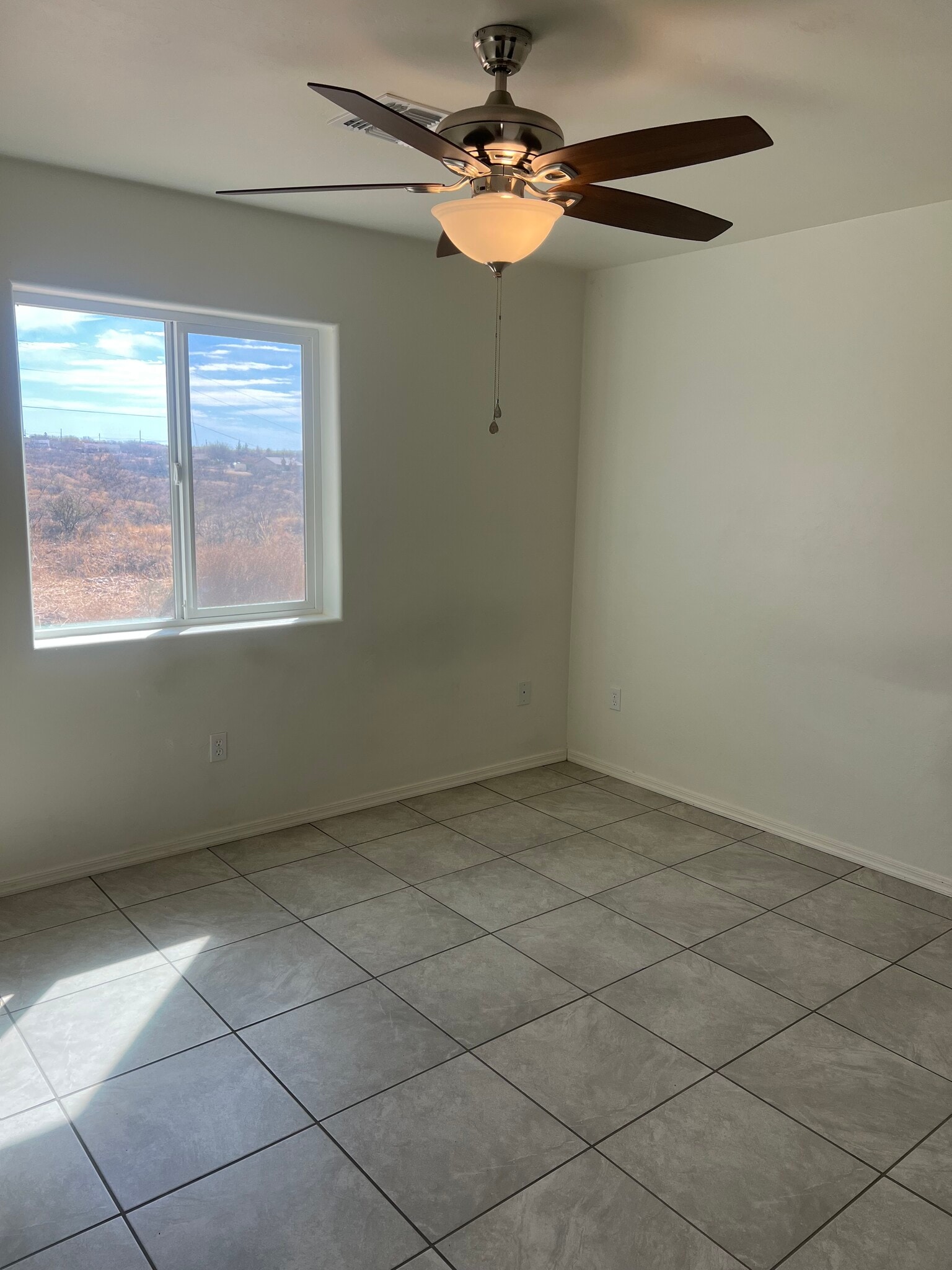 Building Photo - 1176 Menta Ct