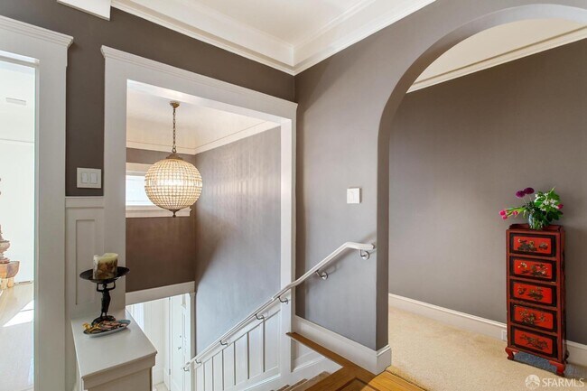 Building Photo - 67 Divisadero St