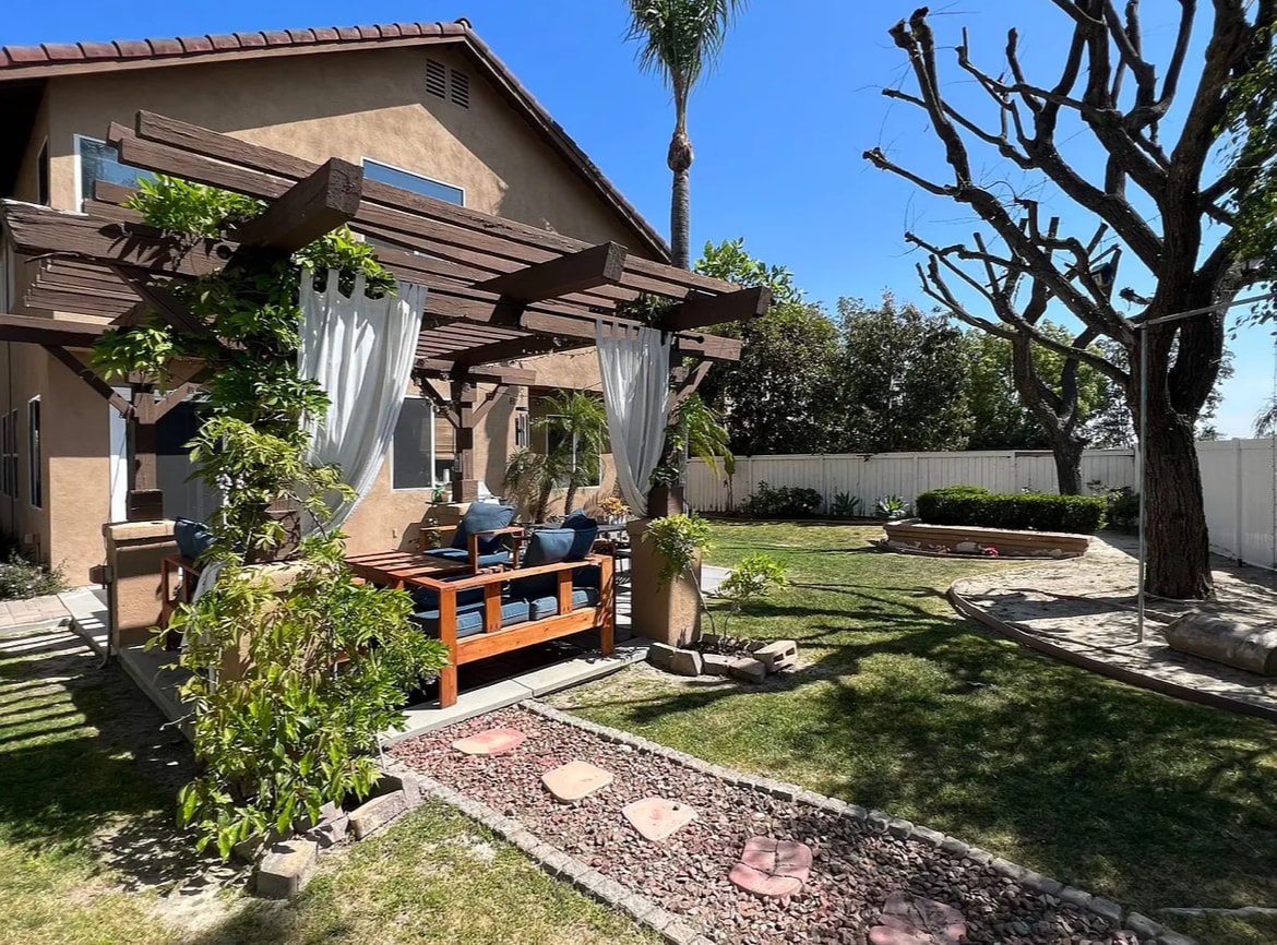 Building Photo - 7 Coronado