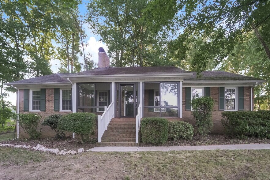 Primary Photo - 2215 Knollgate Dr