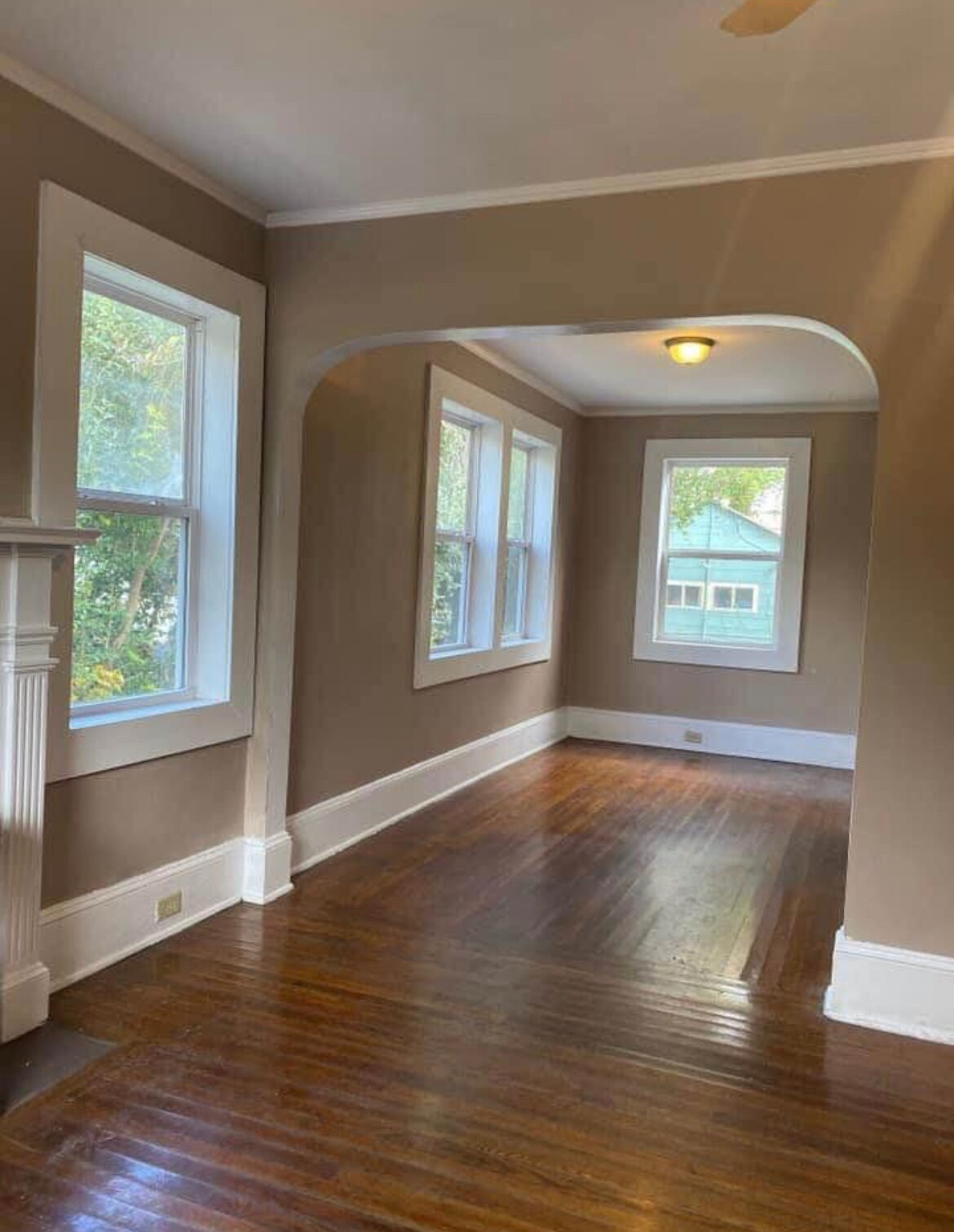 Building Photo - 2053 Monroe St