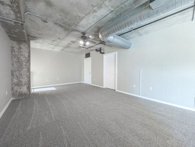 Building Photo - 2000 Bagby St