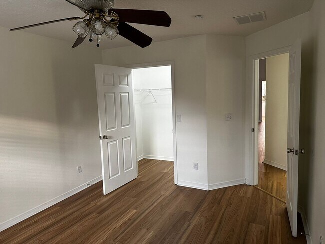 Building Photo - Spacious All Brick 4/3 in Whisper Creek