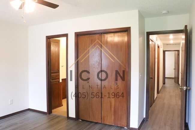 Building Photo - 3820 Southwind Ct