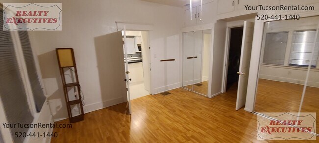 Building Photo - Speedway Blvd