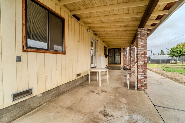 Building Photo - 4 bedroom 3 bath home in SW Yuba City