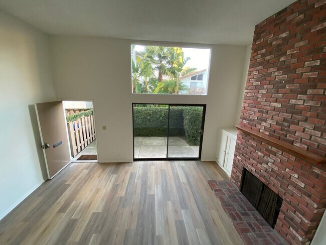 Building Photo - 659 Del Parque Dr