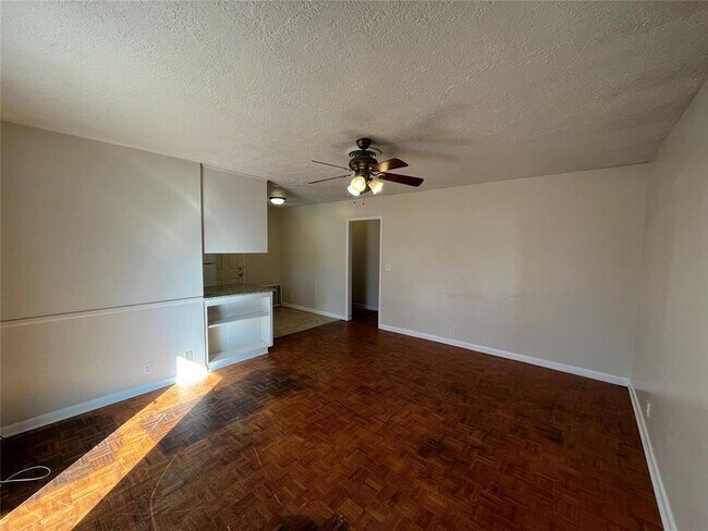 Building Photo - 1508 Southern Heights Ave