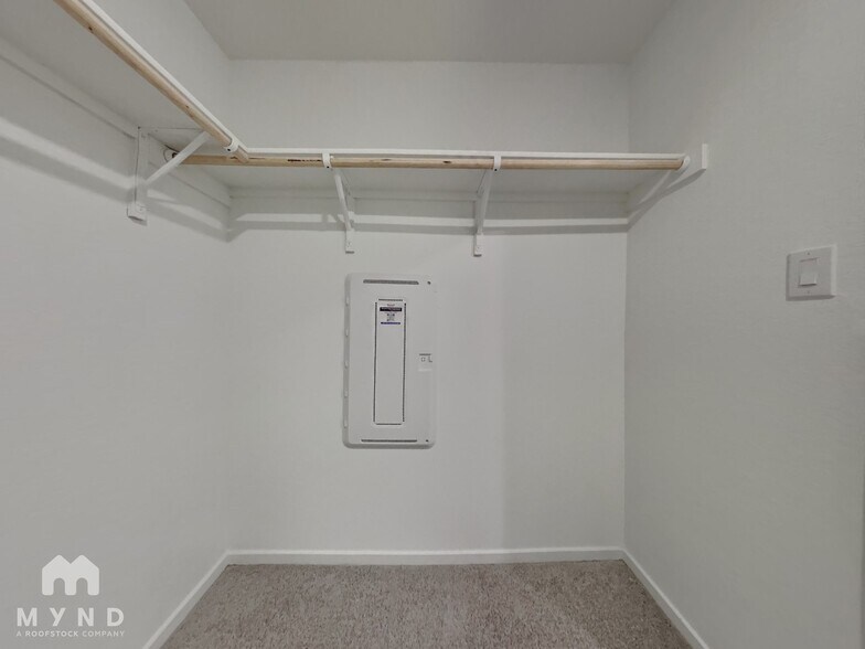 Building Photo - 302 Gadwall Ave