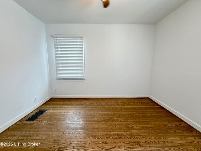 Building Photo - 628 Harris Pl