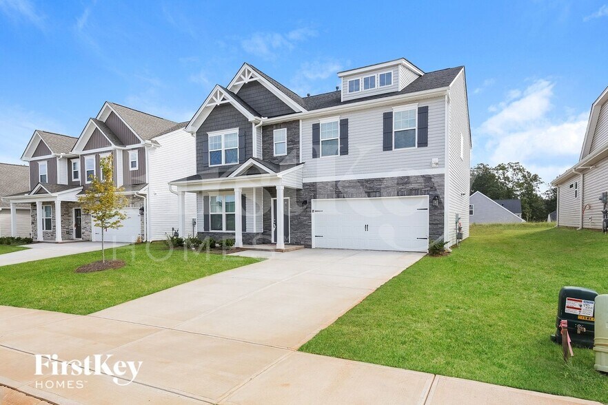 Building Photo - 300 Stonefence Dr