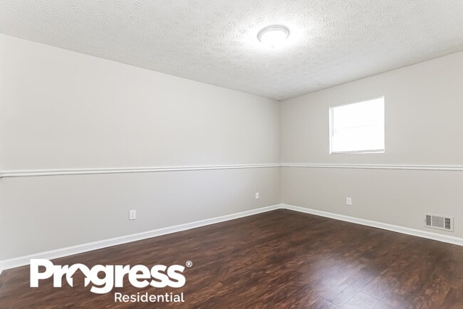 Building Photo - 2585 W Rd