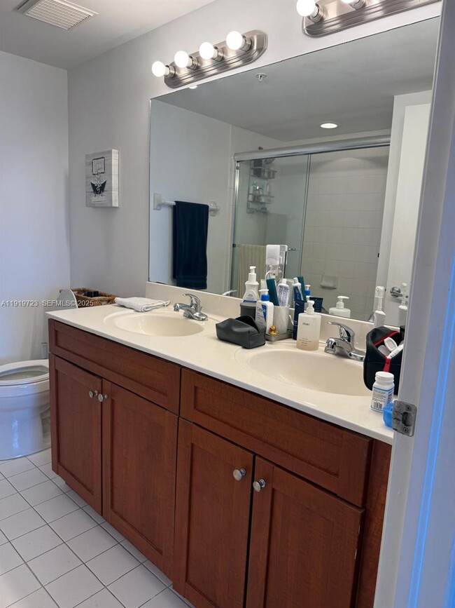 Building Photo - 36 NW 6th Ave