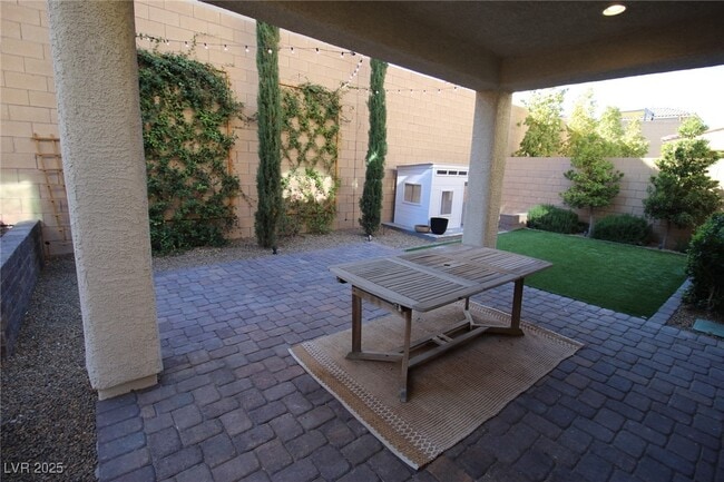 Building Photo - 8085 Skye Roar Ct