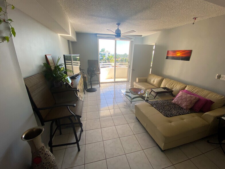 Building Photo - 9156 Collins Ave