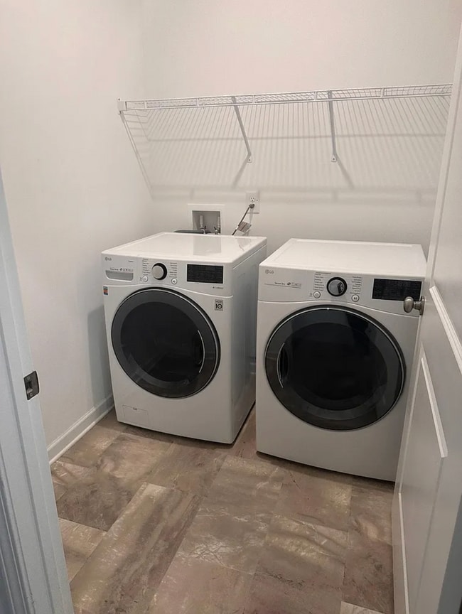 Building Photo - 930 Millstream Dr