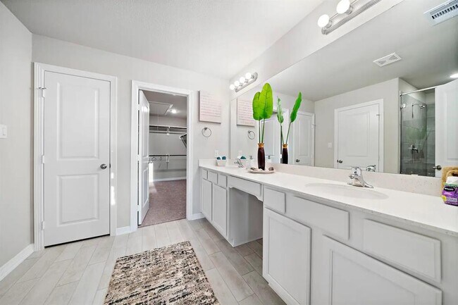 Building Photo - 714 Lee St