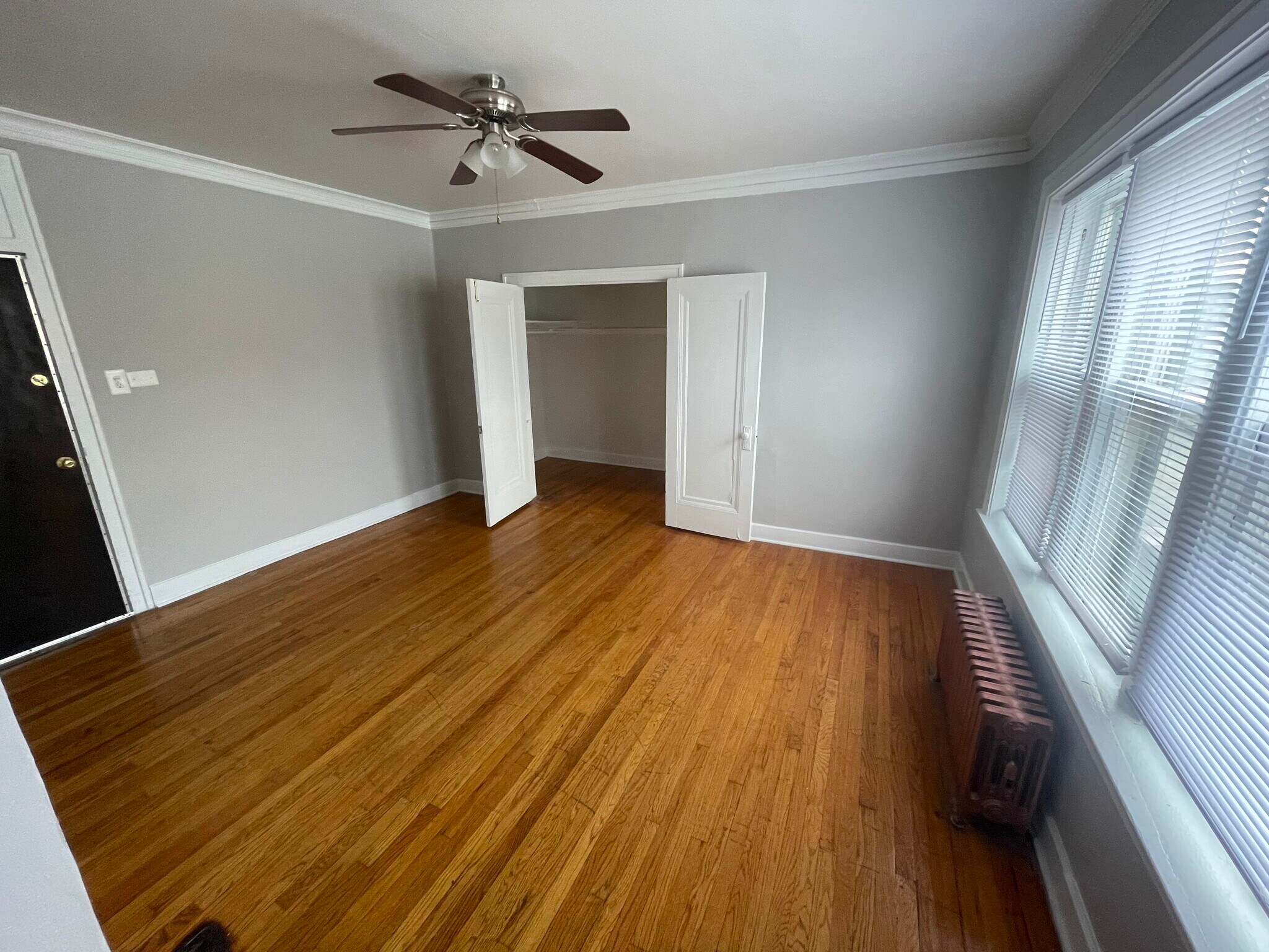 Building Photo - 4588 N Elston Ave