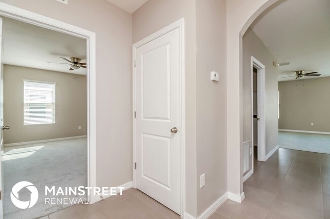 Building Photo - 9710 Highland Ridge Dr