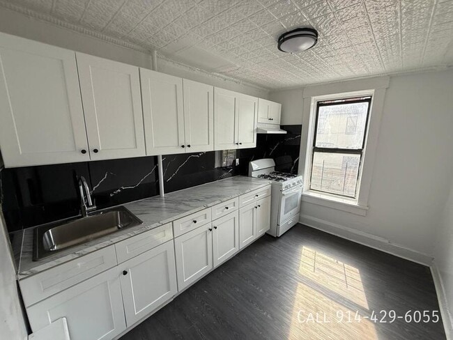 Building Photo - 160 Palisade Ave