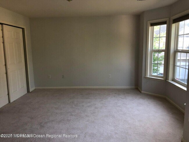 Building Photo - 163 Shinnecock Dr