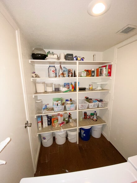 Building Photo - 6262 E Brown Rd