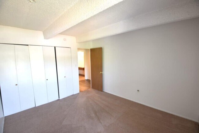 Building Photo - 4440 Laguna Pl