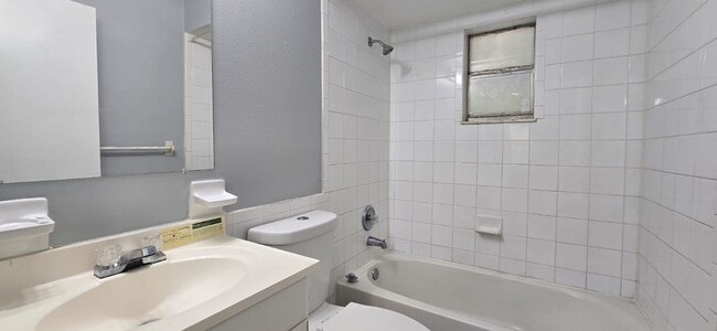 Building Photo - 3/1 Jordan Park / Move in Special