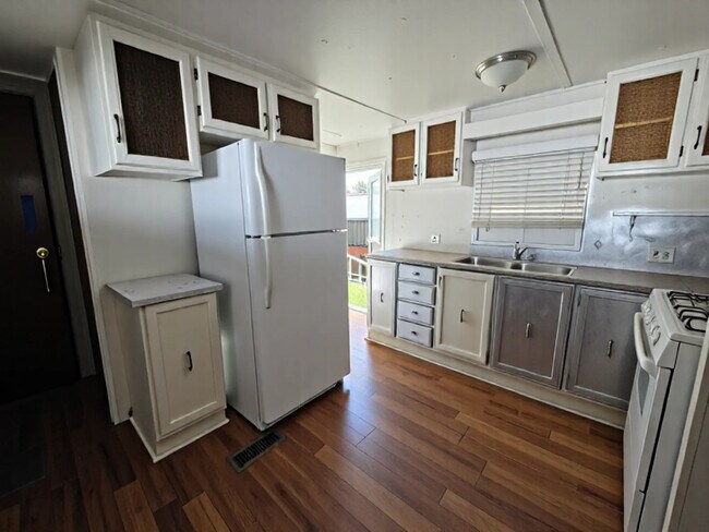 Building Photo - 2627 S Lamb Blvd