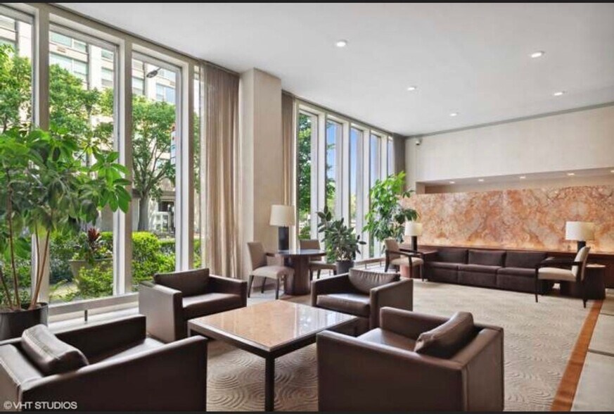 Building Photo - 3550 N Lake Shore Dr