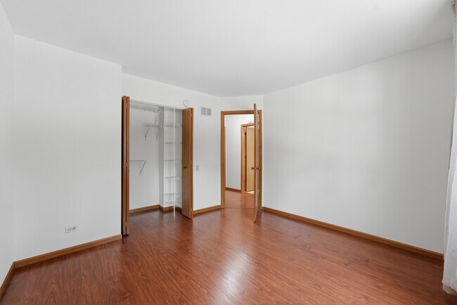 Building Photo - 1404 W Sapphire Dr